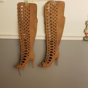 Heels brown